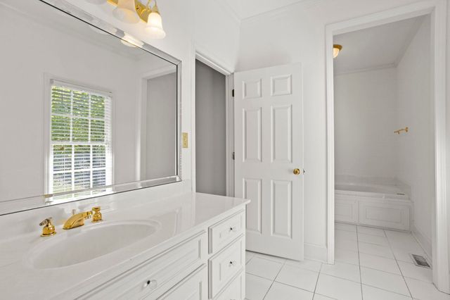 4 Torrey Pine Court, Spartanburg, SC 29306