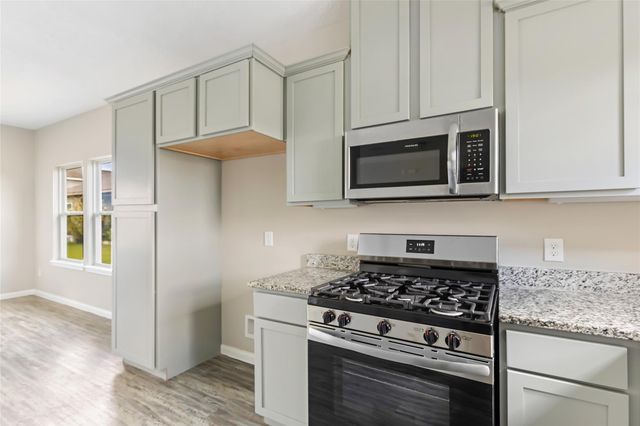 36 County Road 5102c, Cleveland, TX 77327