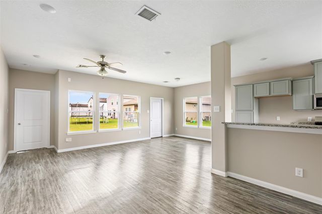 36 County Road 5102c, Cleveland, TX 77327