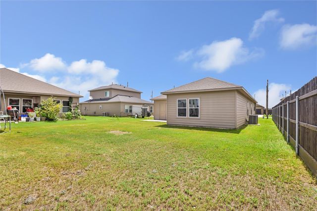 36 County Road 5102c, Cleveland, TX 77327