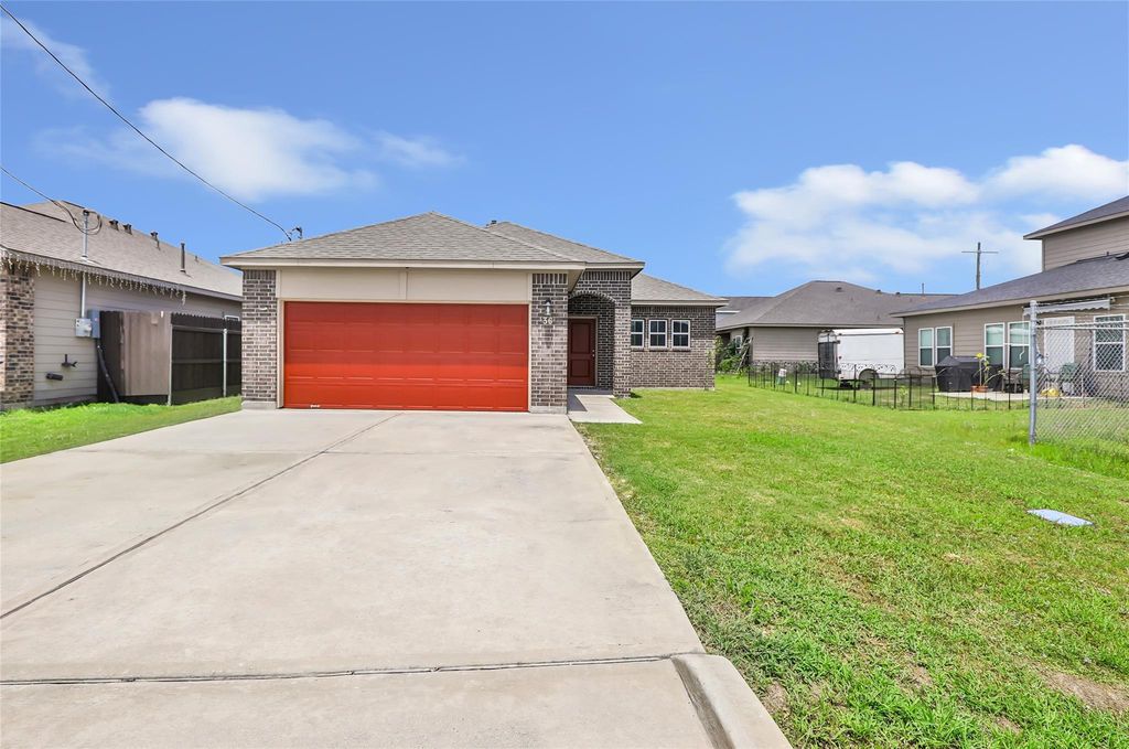 36 County Road 5102c, Cleveland, TX 77327