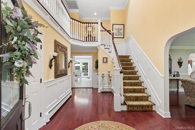 38 Riverview Terrace, Smithtown, NY 11787