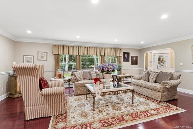 38 Riverview Terrace, Smithtown, NY 11787