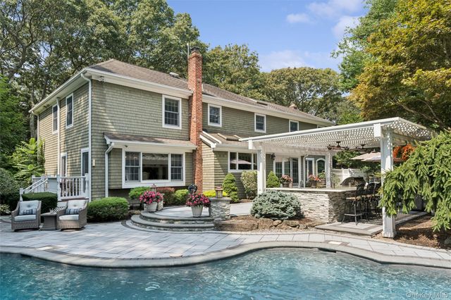 38 Riverview Terrace, Smithtown, NY 11787