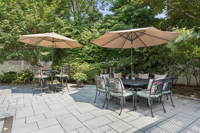 38 Riverview Terrace, Smithtown, NY 11787