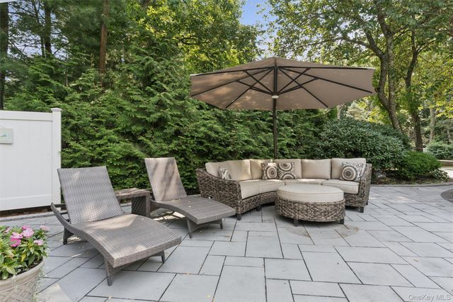 38 Riverview Terrace, Smithtown, NY 11787