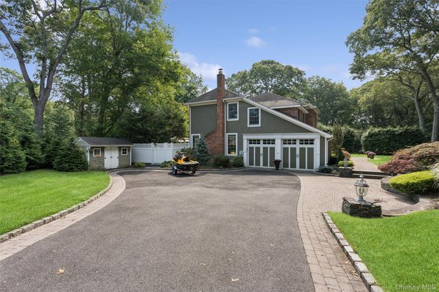 38 Riverview Terrace, Smithtown, NY 11787