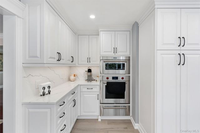 38 Riverview Terrace, Smithtown, NY 11787