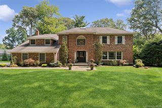 38 Riverview Terrace, Smithtown, NY 11787