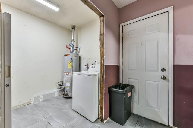 10438 Caxton Street, Houston, TX 77016