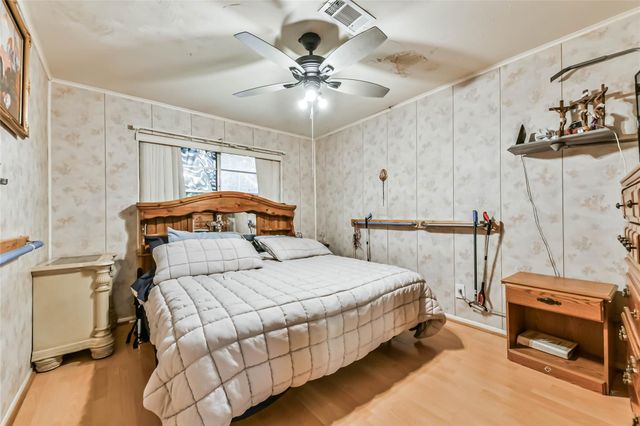 10438 Caxton Street, Houston, TX 77016