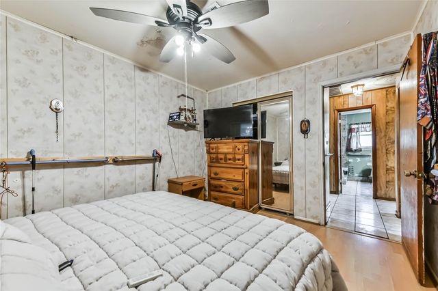 10438 Caxton Street, Houston, TX 77016
