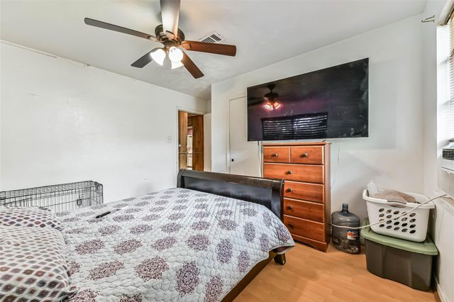 10438 Caxton Street, Houston, TX 77016