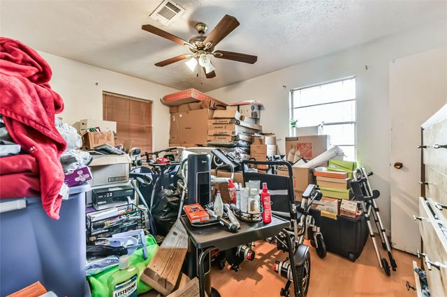 10438 Caxton Street, Houston, TX 77016