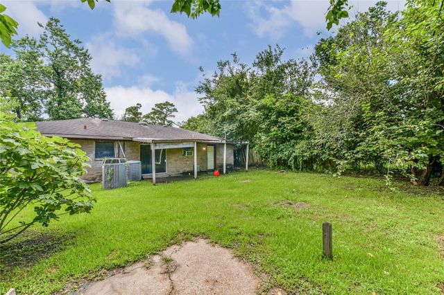 10438 Caxton Street, Houston, TX 77016