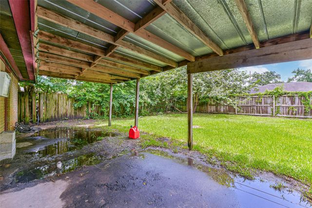 10438 Caxton Street, Houston, TX 77016