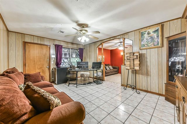 10438 Caxton Street, Houston, TX 77016