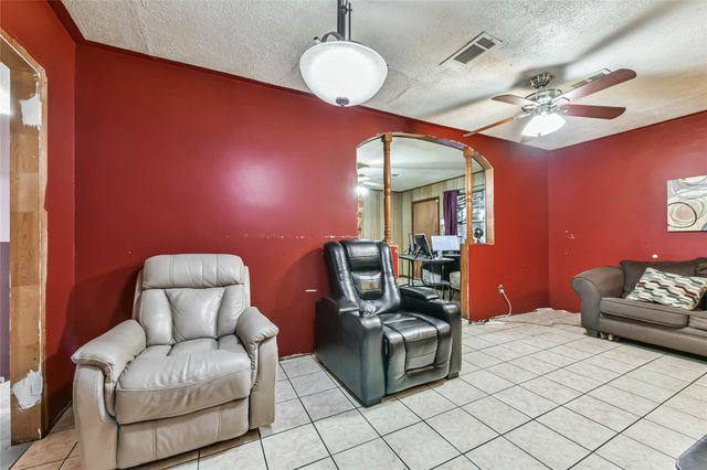 10438 Caxton Street, Houston, TX 77016