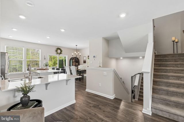 38 SISTERS FARMSTEAD DR, Mount Laurel, NJ 08054