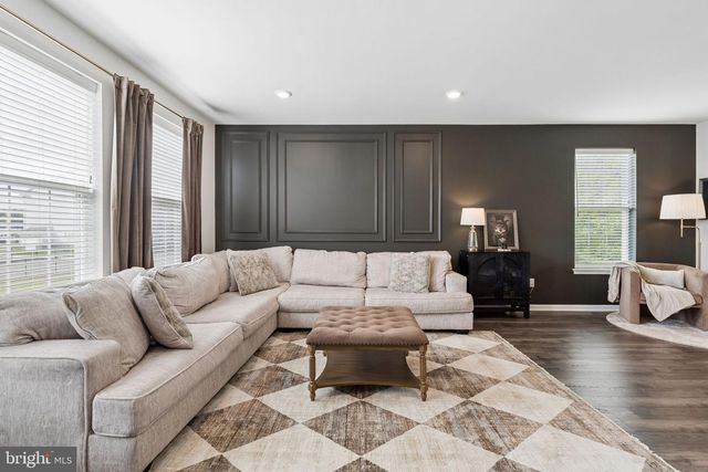 38 SISTERS FARMSTEAD DR, Mount Laurel, NJ 08054