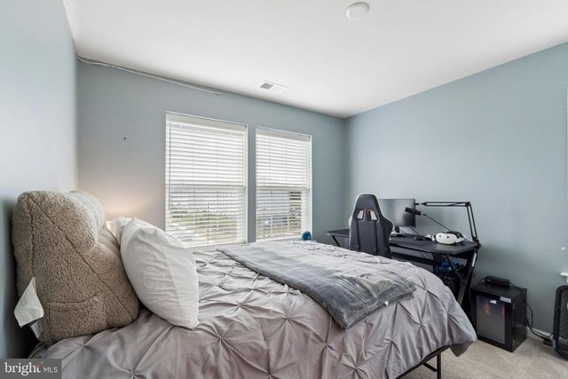 38 SISTERS FARMSTEAD DR, Mount Laurel, NJ 08054