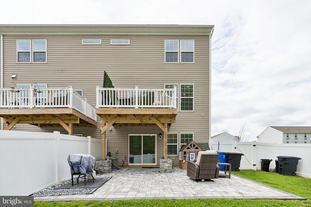 38 SISTERS FARMSTEAD DR, Mount Laurel, NJ 08054