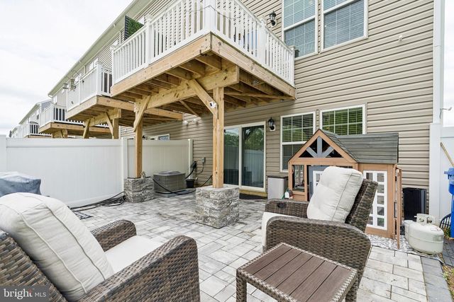 38 SISTERS FARMSTEAD DR, Mount Laurel, NJ 08054