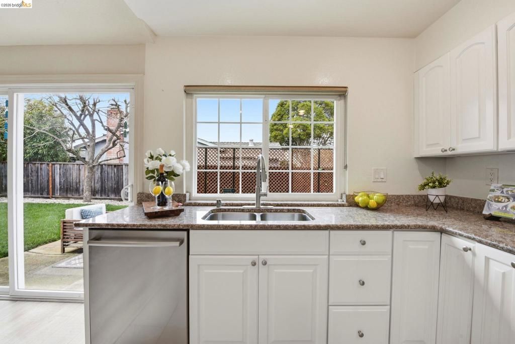 Image 14 of property listing at 4701 4701 Michelle Way, Union City, CA 94587