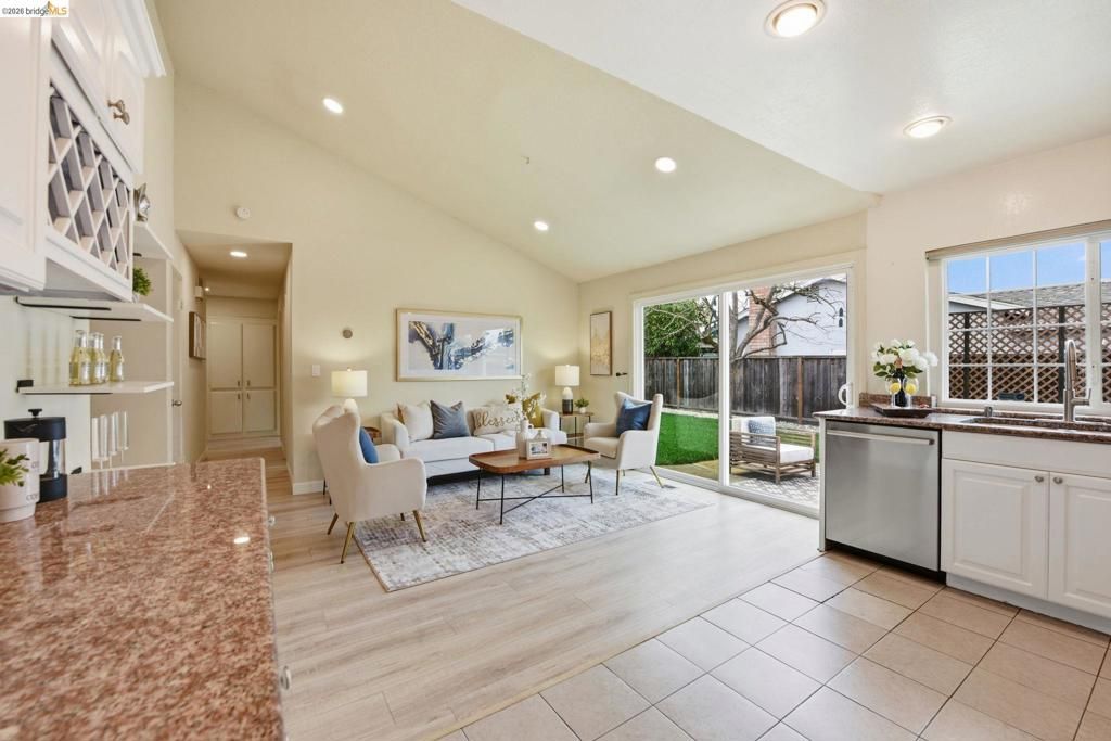 Image 16 of property listing at 4701 4701 Michelle Way, Union City, CA 94587