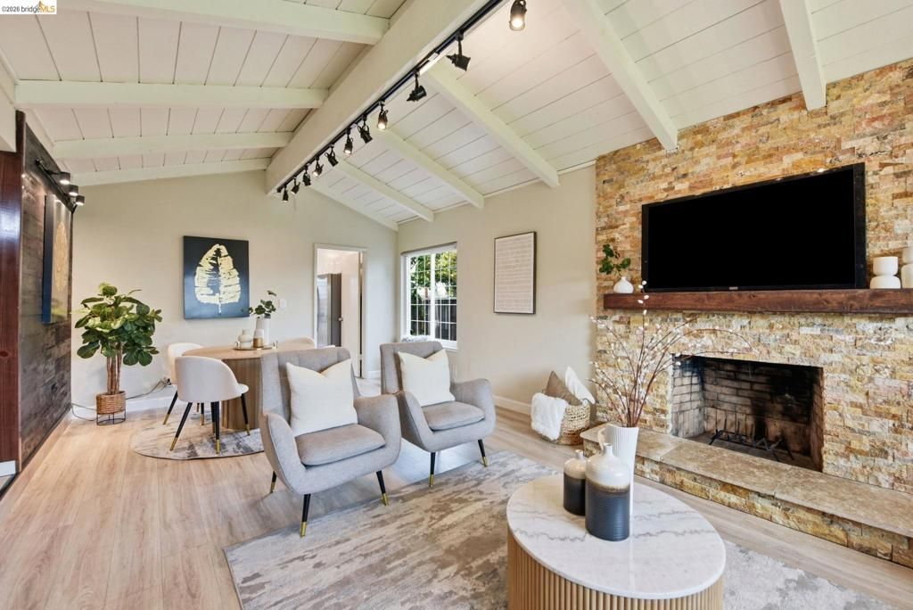 Image 7 of property listing at 4701 4701 Michelle Way, Union City, CA 94587