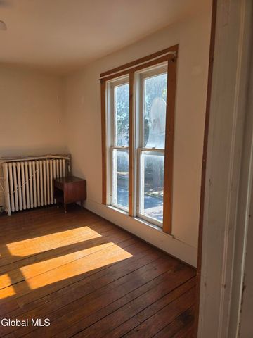 76 W Grand Street, Palatine Bridge, NY 13428