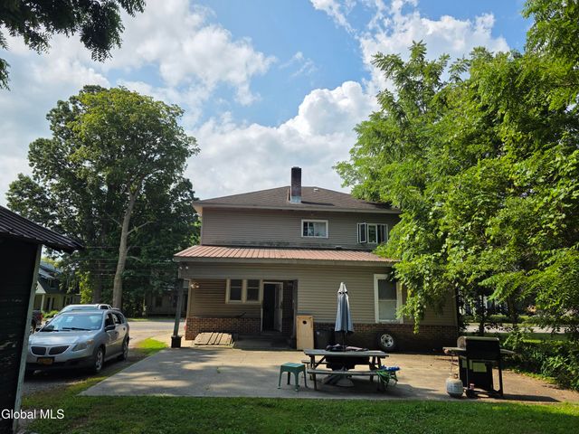 76 W Grand Street, Palatine Bridge, NY 13428