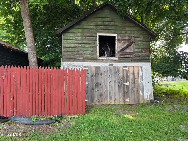 76 W Grand Street, Palatine Bridge, NY 13428