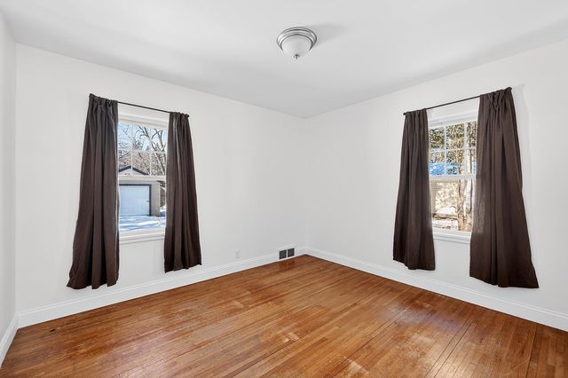 2780 Hamlet Avenue N, Oakdale, MN 55128