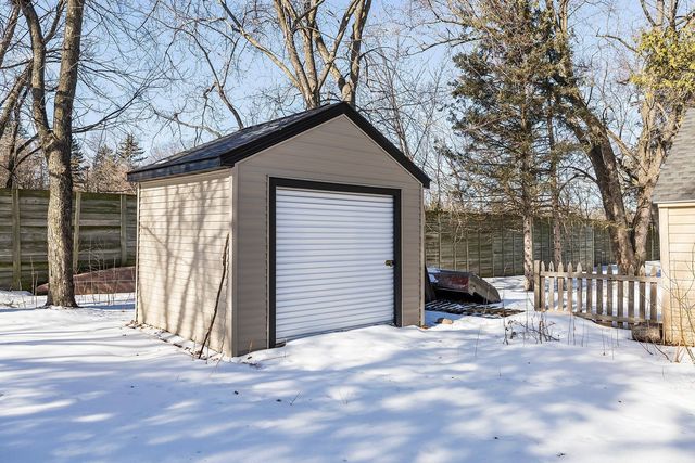 2780 Hamlet Avenue N, Oakdale, MN 55128