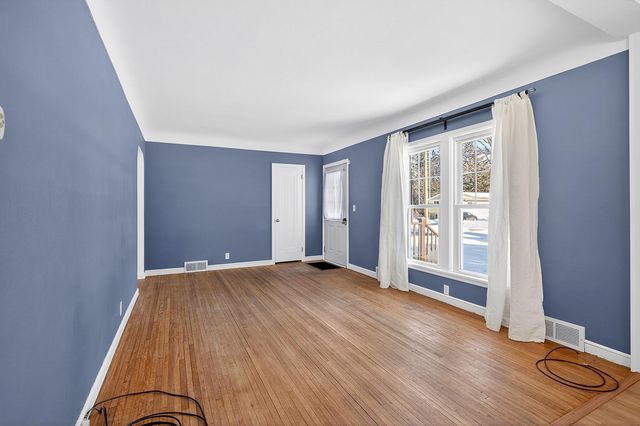 2780 Hamlet Avenue N, Oakdale, MN 55128