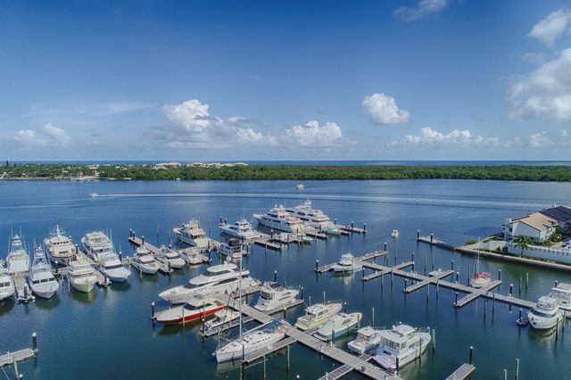 100 Lakeshore Drive 754, North Palm Beach, FL 33408