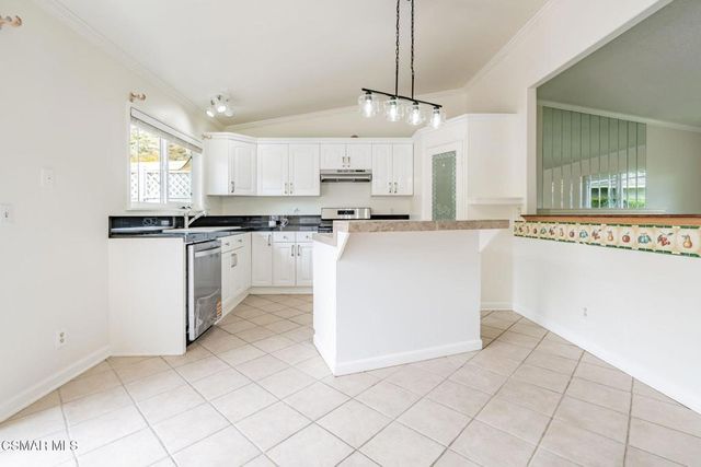 6894 Auburn Circle, Moorpark, CA 93021