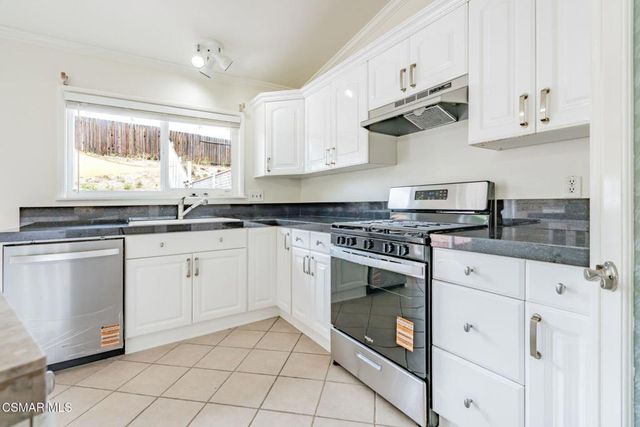 6894 Auburn Circle, Moorpark, CA 93021