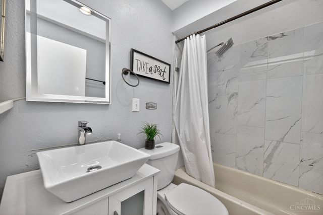 819 Summit Avenue, Cincinnati, OH 45204