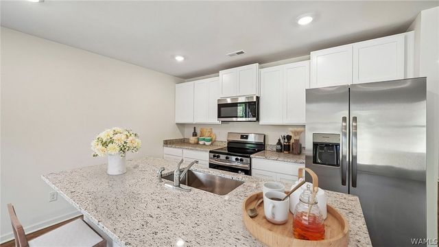 12755 Collier, Lake View, AL 35111