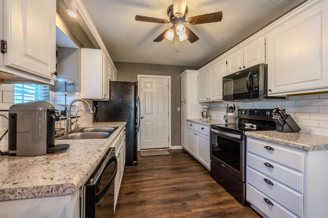 1013 Park Rd, Rose Hill, KS 67133