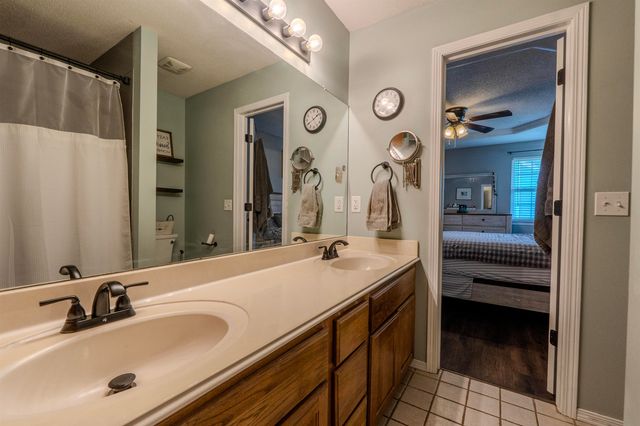 1013 Park Rd, Rose Hill, KS 67133