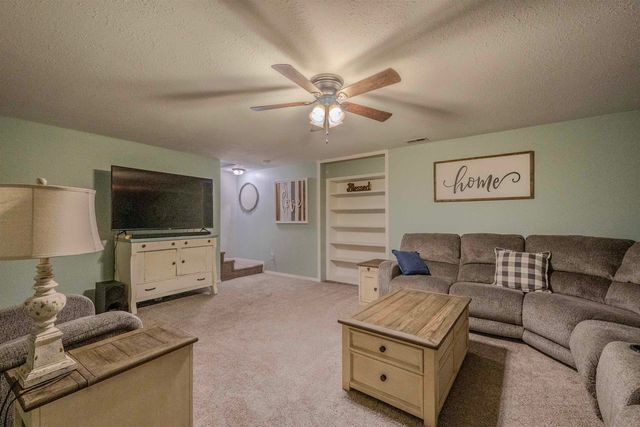 1013 Park Rd, Rose Hill, KS 67133