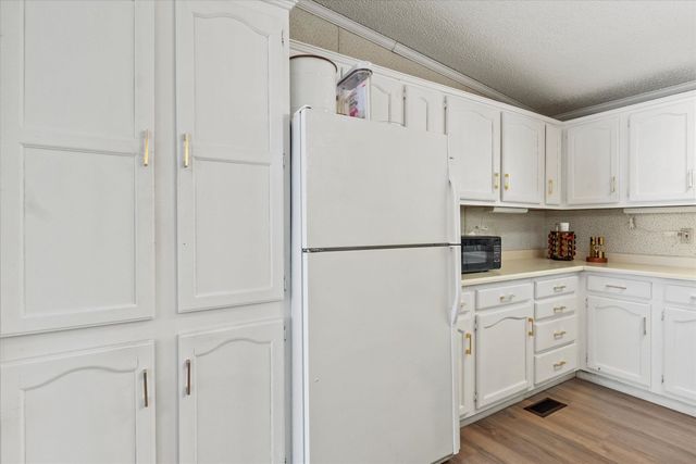 1 Longwood Lane, Merrimack, NH 03054