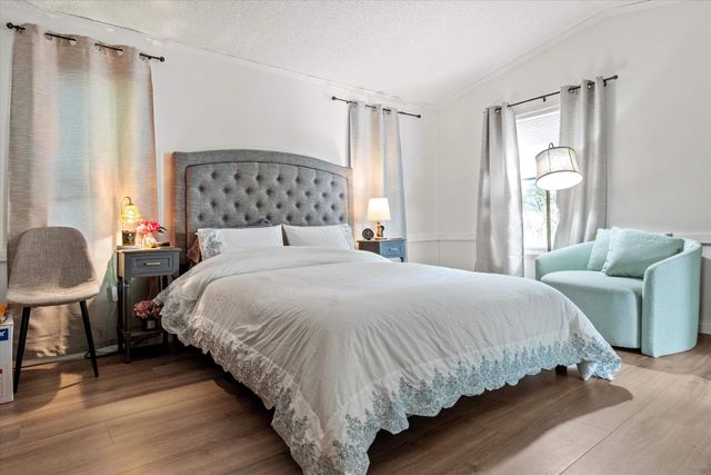 1 Longwood Lane, Merrimack, NH 03054