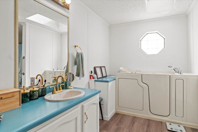 1 Longwood Lane, Merrimack, NH 03054