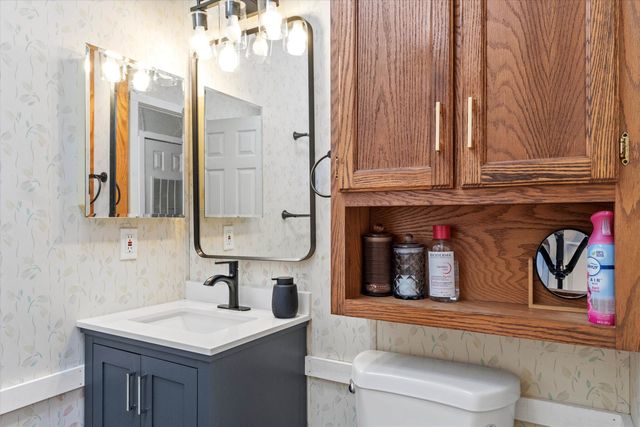 1 Longwood Lane, Merrimack, NH 03054