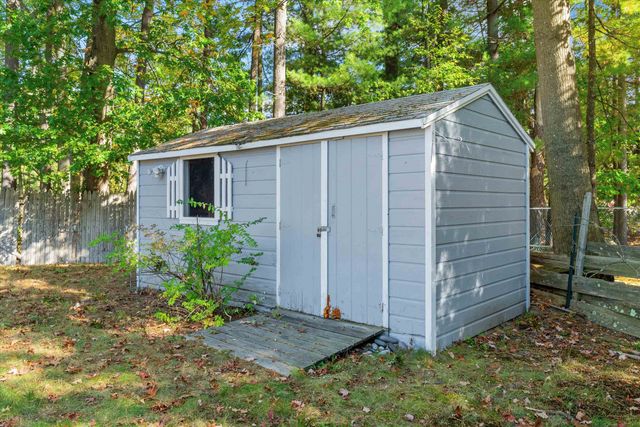 1 Longwood Lane, Merrimack, NH 03054