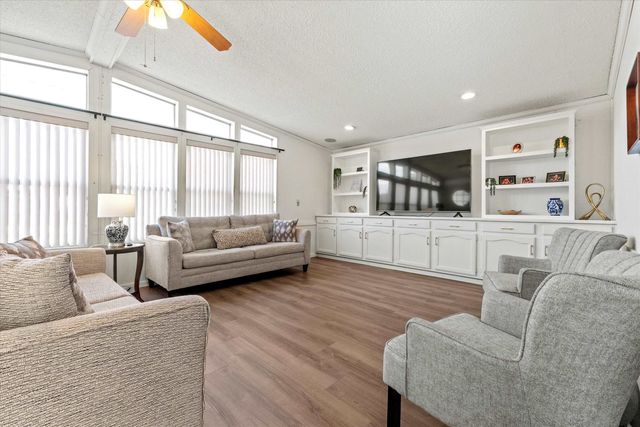 1 Longwood Lane, Merrimack, NH 03054